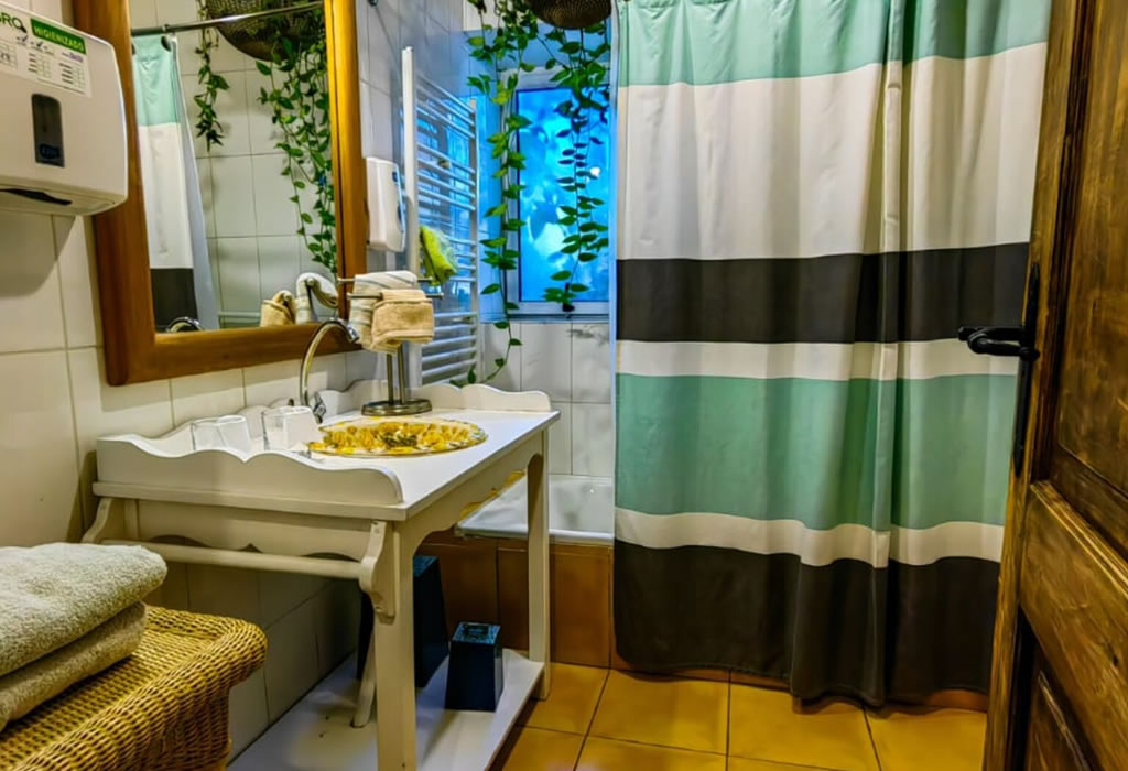 Habitación Familiar con Vistas al Jardín